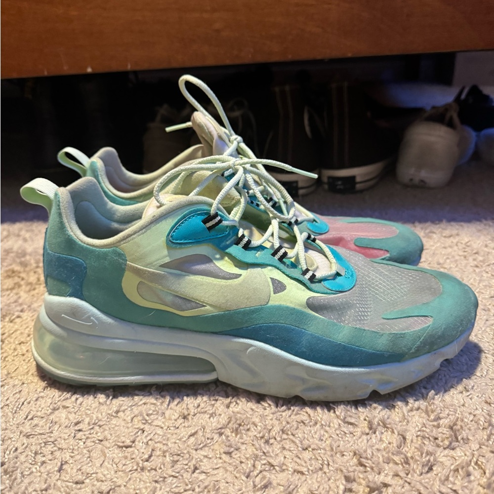 Nike Air Max 270 React